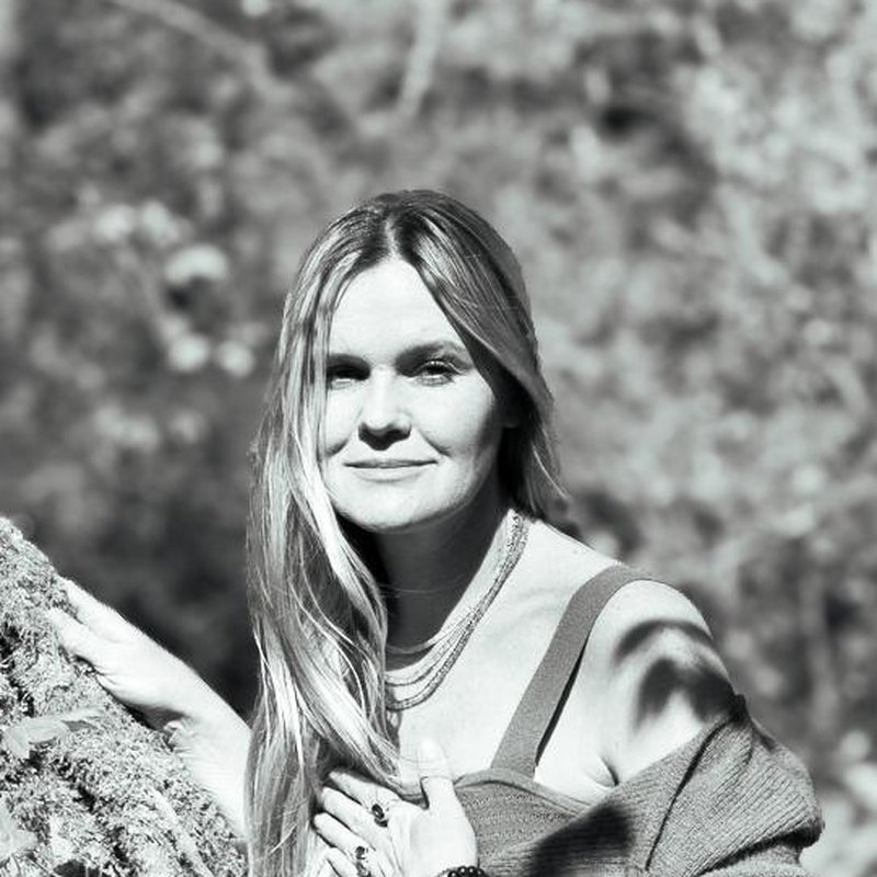 Anna Agantha, quantum healing practitioner and nature hikes facilitator